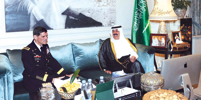  الأمير متعب بن عبد الله مستقبلاً قائد القيادة المركزية الأمريكية