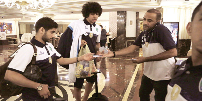 الفتح يصل إلى دوحة قطر ويجري أولى حصصه التدريبية 