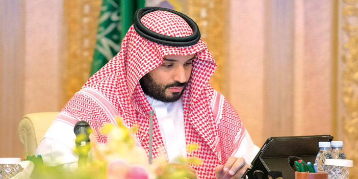  الأمير محمد بن سلمان خلال ترؤسه مجلس الشؤون الاقتصادية بحضور الأمير عبدالله بن مساعد