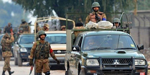 الشرطة الباكستانية تعتقل ثلاثة إرهابيين بإقليم البنجاب 