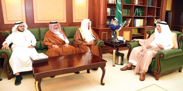  الأمير محمد بن ناصر ملتقياً البهكلي