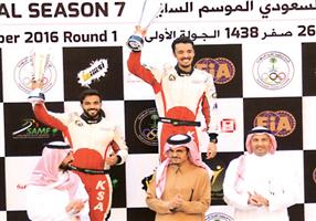 الأمير سلطان الفيصل يتوج الفائزين في الجولة الأولى لمهرجان سباقات السيارات والدراجات النارية 