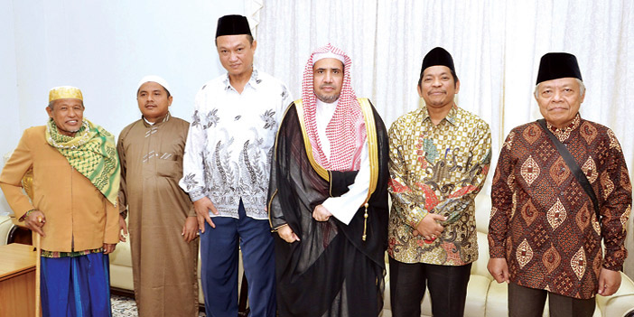  الدكتور العيسى يستقبل وفد الجامعة الإسلامية الحكومية في إندونيسيا