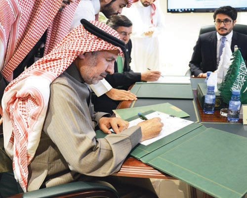 مركز الملك سلمان للإغاثة يسلم مساهمة المملكة للصندوق المركزي للدعم الإنساني في اليمن 