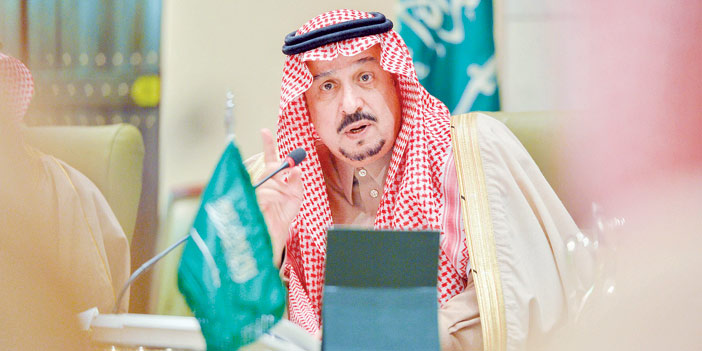   أمير منطقة الرياض مترئساً اجتماع محافظي المنطقة
