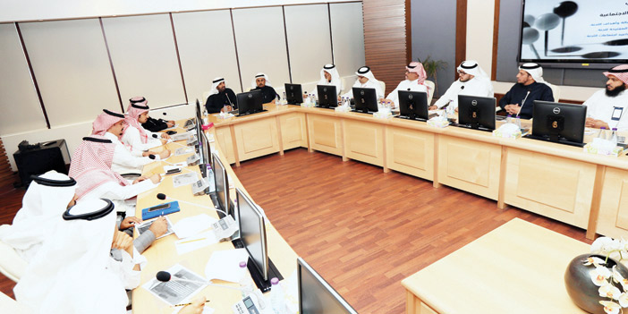  لجنة المسؤولية الاجتماعية بغرفة الرياض خلال اجتماعها الأول