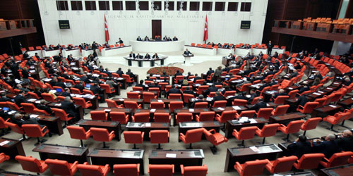 البرلمان التركي يوافق على تعزيز صلاحيات الرئيس أردوغان 