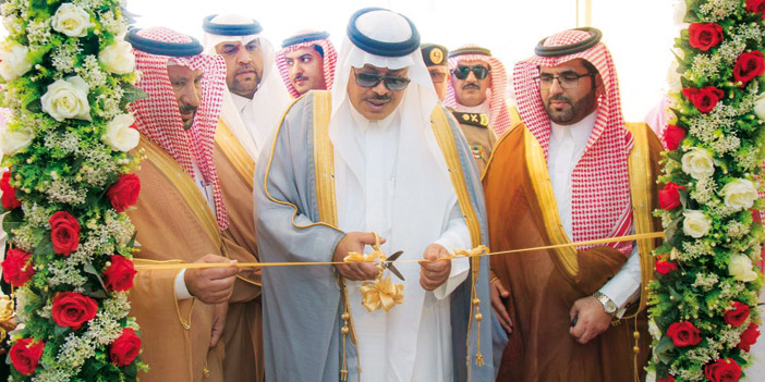  أمير الباحة يفتتح مبنى البلدية