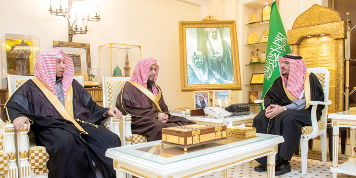  الأمير فيصل خلال استقباله الشيخ العصيلي