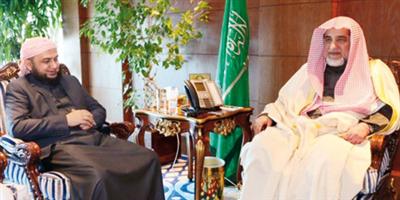 آل الشيخ: المملكة قيادة وعلماء عليها واجب ضد تسلط الحوثيين والانقلابيين 