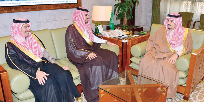    الأمير فيصل بن بندر يستقبل مدير عام الجمارك المكلّف