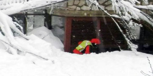 ارتفاع عدد ضحايا انهيار جليدي في إيطاليا إلى 14 قتيلاً 