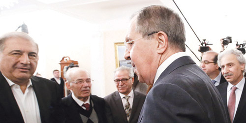  وزير الخارجية الروسي خلال اجتماعة مع المعارضة السورية