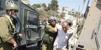 قوات الاحتلال الإسرائيلية تعتدي على ثلاثة فلسطينيين بالخليل 