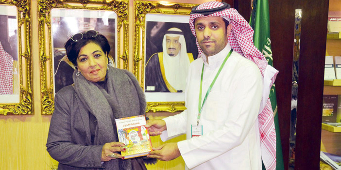 شعراء سعوديون يوقعون إصداراتهم بالجناح السعودي بمعرض القاهرة الكتاب 