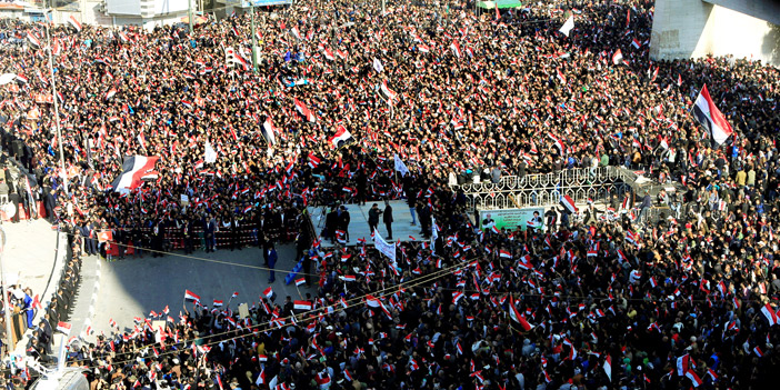 حشود المتظاهرين العراقيين بالمنطقة الخضراء في بغداد