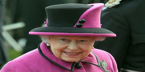 الملكة إليزابيث تطلب مديراً لحسابها على تويتر براتب 30 ألف جنيه 