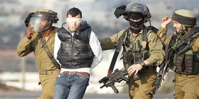 قوات الاحتلال تعتقل 5 فلسطينيين في عدة محافظات 
