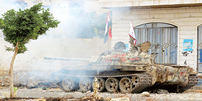  دبابة تابعة للجيش اليمني أثناء المواجهة مع الانقلابيين
