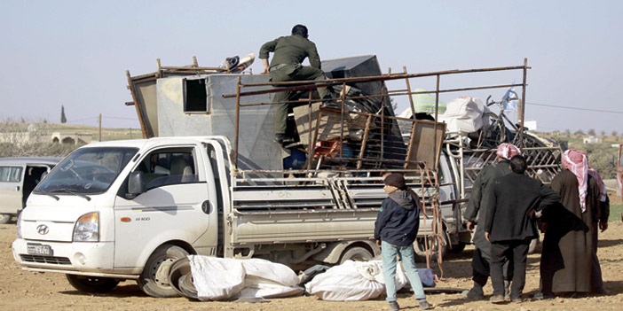  هروب عوائل سورية من الحرب الدائرة في منبج