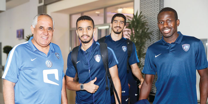  لاعبو الهلال لحظة وصولهم عاصمة الإمارات