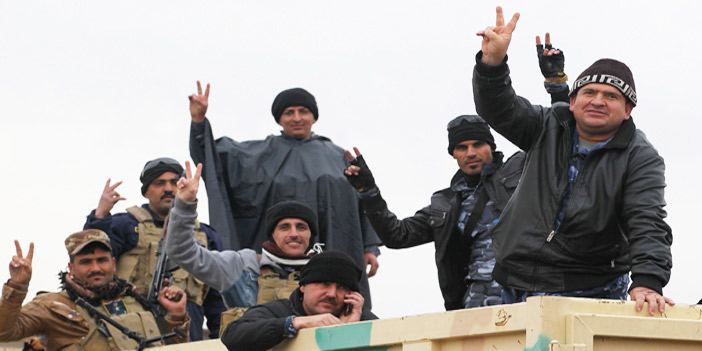  عراقيون فرحون بانتصارات الجيش العراقي على داعش في الموصل