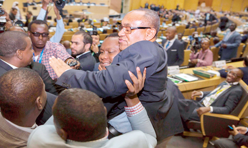  رئيس الاتحاد الافريقي الجديد أحمد أحمد بعد فوزه بالانتخابات