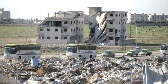  لا يزال سكان حي الوعر بسوريا ينزحون جراء ما يحصل لهم من نظام الأسد