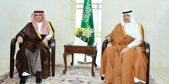  وزير الخارجية مع الأمير خالد بن فيصل بن تركي في مقر سفارة خادم الحرمين في عمّان