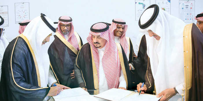   أمير منطقة الرياض يرعى توقيع اتفاقيةبين السياحة والإحصاء