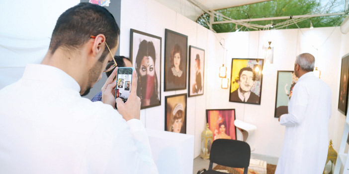   جانب لأعمال أحد الفنانين السعوديين المشاركين