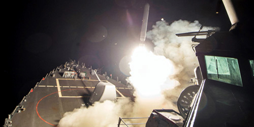  لحظة انطلاق أحد الصواريخ الأمريكية التي استهدفت قاعدة الشعيرات