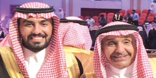  محمد الخراشي مع ابنه مشعل