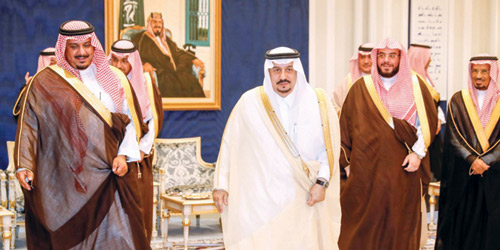  الأمير فيصل بن بندر خلال استقباله رئيس الهلال
