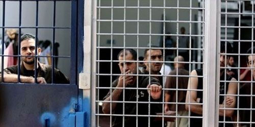 الأسرى الفلسطينيون يواصلون إضرابهم المفتوح عن الطعام لليوم السادس 