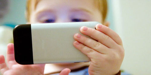 تطبيق جديد.. يراقب هاتف طفلك! 