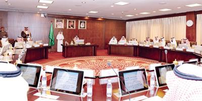 الأمير فيصل بن خالد يترأس اجتماع مجلس منطقة عسير ويستمع إلى توصيات اللجان 