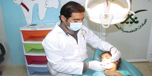 عيادة الأسنان في العيادات السعودية تعاملت مع 286 شقيقاً سورياً 