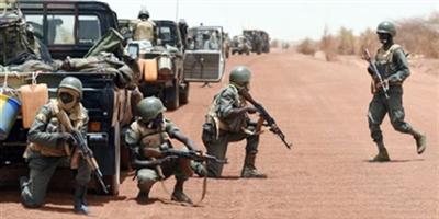 مالي تمدد حالة الطوارئ في البلاد ستة أشهر إضافية 