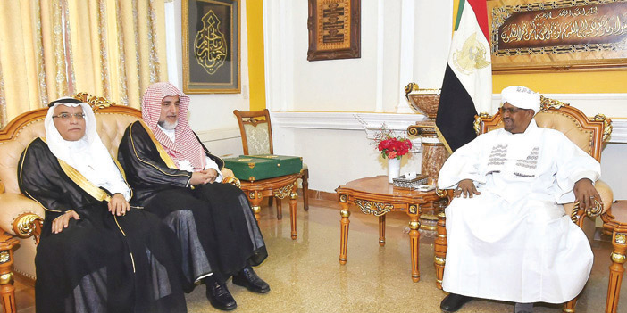 الرئيس السوداني يستقبل وزير الشؤون الإسلامية 