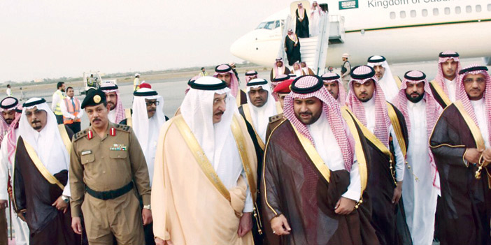  الأمير محمد يستقبل نائبه في المطار