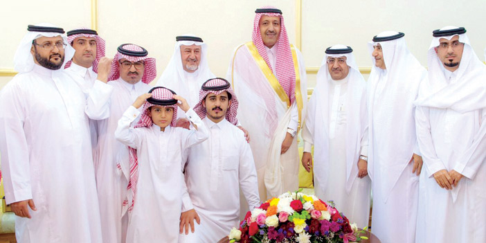  أمير الباحة مع الشيخ ابن سويعد وأبنائه