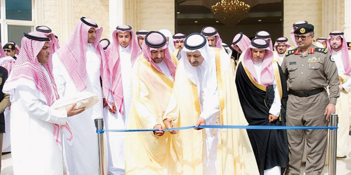 أمير منطقة الباحة يدشن القافلة التعريفية بمعرض الملك عبدالله «قيم وحكمة» 