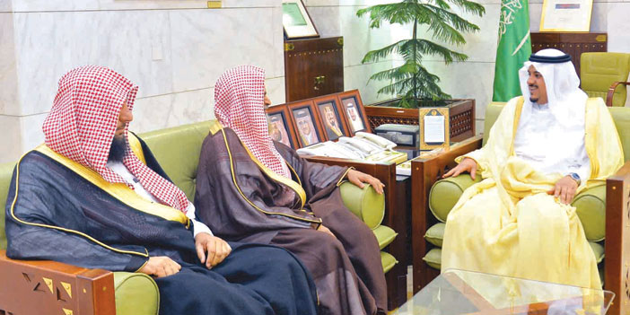 نائب أمير منطقة الرياض يستقبل الشيخ عبد الله التركي وعددًا من أصحاب الفضيلة 