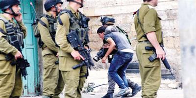 قوات إسرائيلية تعتقل 13 فلسطينياً من الضفة الغربية 