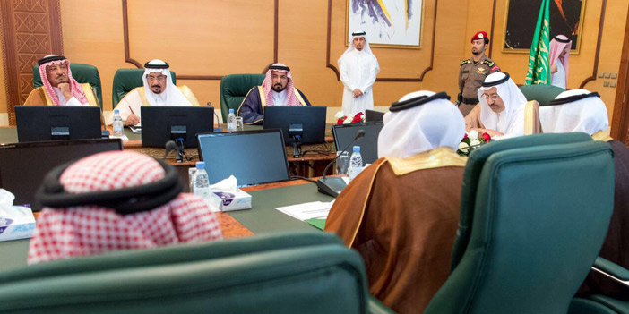  أمير الباحة خلال اجتماع رؤساء الجمعيات الخيرية