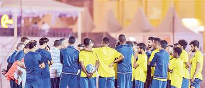 المكافآت تجهِّز التعاون للهلال وجوميز يطالب اللاعبين بالتركيز 