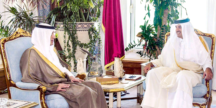  أمير دولة قطر خلال استقباله الجبير