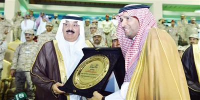 الأمير متعب بن عبدالله يتوّج الفائزين ببطولة شهداء الواجب 