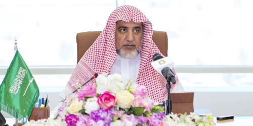  الوزير آل الشيخ خلال ترؤسه الاجتماع
